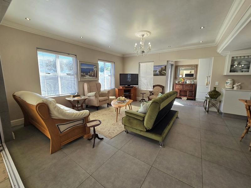 3 Bedroom Property for Sale in Britannia Bay Western Cape